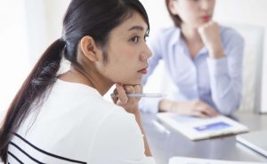 妊娠中の仕事服はどうする？働く妊婦におすすめのマタニティウェア