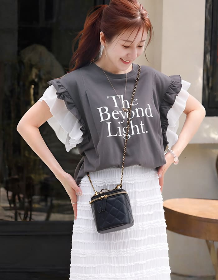 ロゴプリントデザインTシャツ