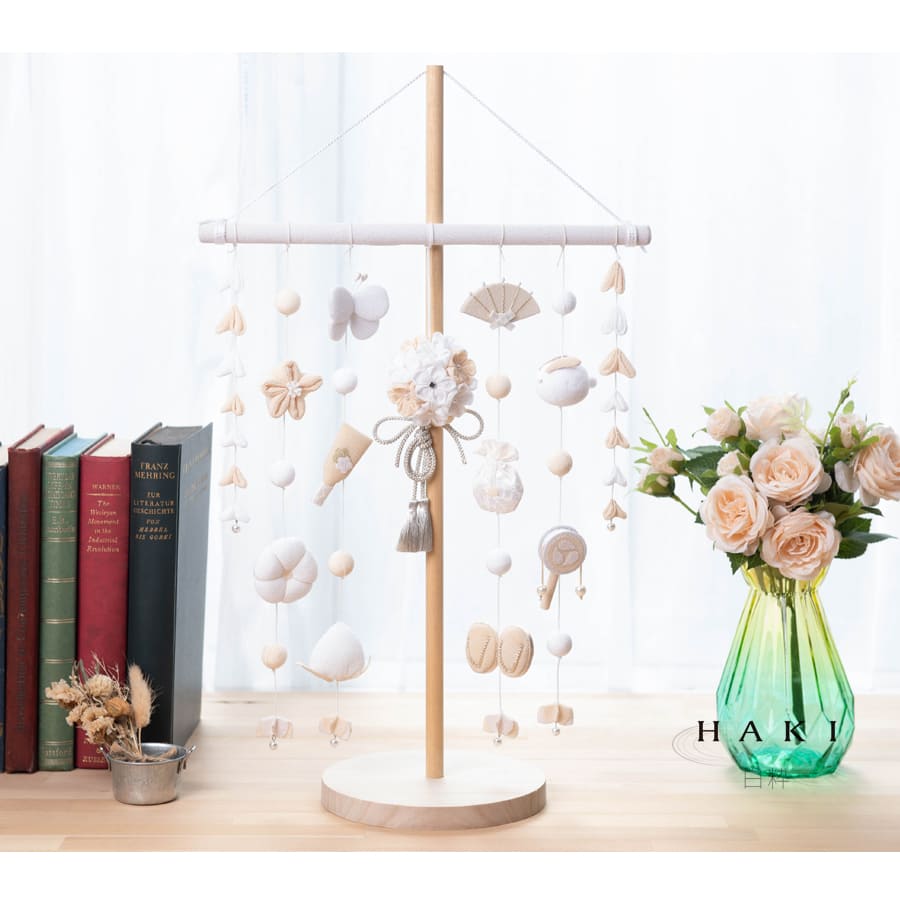 ベビー・キッズ＞ 白粋-HAKI- つるし飾り 香音（スタンド付き