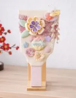 ＜ベビー・キッズ＞TOKOTOKO 髪飾り付き羽子板 芽(めい)（スタンド付き）